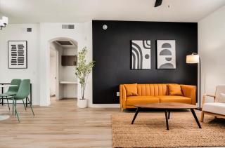 Boulevard Stays Chic 1BR Near Stadium Pool Access Gym & Free Parking - Glendale - 6