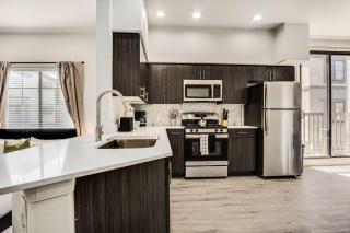 Boulevard Stays Luxe Studio Loft by Stadium Pool Parking Gym 04 - Glendale - 8