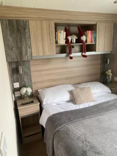 surfshack caravan MH19D manor house park - 1