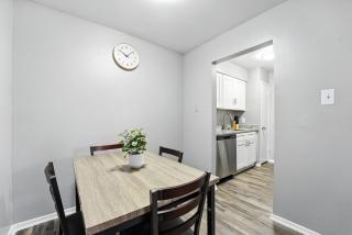 Comfortable 2br Extended Stay I Onsite Parking - 5