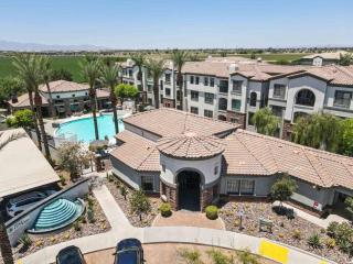 Boulevard Stays Luxe 2BR by the Stadium Pool Parking Gym 08 - 4