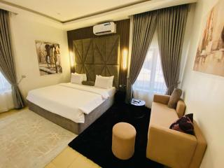 Modern 2BR Retreat - Abuja - 2