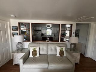 Pet Friendly Wifi Beach Badges Beach Chairs Balcony Bayview Deckkeurig Handicap Access Elevator Os Streaming Tv - Brant Beach - 7