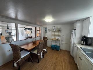 Pet Friendly Wifi Beach Badges Beach Chairs Balcony Bayview Deckkeurig Handicap Access Elevator Os Streaming Tv - Brant Beach - 6