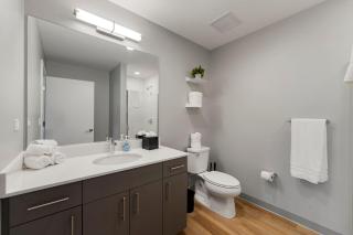 Modern 4BR City Retreat with Stunning Views - 5