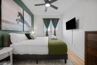 PFR Suites - Highland, 3BR 2BA Shadyside Condo, Penthouse Unit, 2 Decks, Off-Street Parking, 4th Floor Walkup - 8