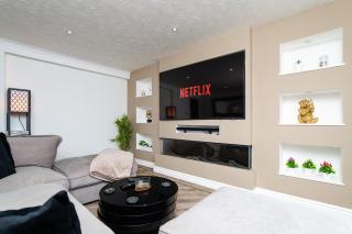 2 Bedroom House-Free Parking - Rosyth - 0