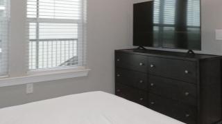 Landing Beautiful 1BD Pool Yoga Studio - 4