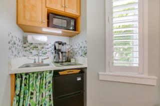 Riverfront Florida Studio with Pool and Hot Tub Access - 6