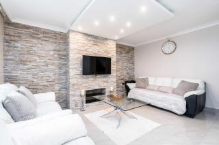 3-Bed Apartment - Sleeps up to 6 - Near City Centre - Free Parking - 0