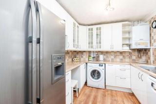 3-Bed Apartment - Sleeps up to 6 - Near City Centre - Free Parking - 5