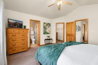 Rigden Retreat Garage, Dog Friendly, Near Trails - 6