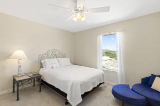 Bubbas Beach House - 4