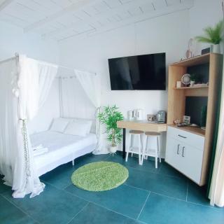 Sunshine Bungalow - 8