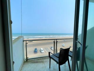 FRONT SEA VIEW ROOMS with-ROOF TOP SWIMMING POOL LUXUARY HOTEL TB - S- PURI - 2