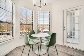 Boulevard Stays 2BR by Stadium Pool Parking Gym 10 - Glendale - 8