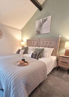 Historic 1629 May Cottage with Hot Tub - 3