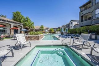 Boulevard Stays 1BR by Stadium Pool Parking Gym 03 - Glendale - 9