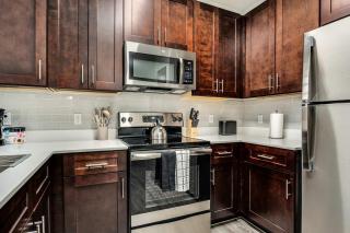 Boulevard Stays 1BR by Stadium Pool Parking Gym 03 - Glendale - 6