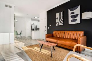 Boulevard Stays 1BR by Stadium Pool Parking Gym 03 - Glendale - 2