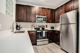 Boulevard Stays 1BR by Stadium Pool Parking Gym 03 - Glendale - 1