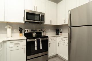 Boulevard Stays 1BR by Stadium Pool Parking Gym 04 - Glendale - 1