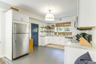 4 Mi to UGA Bright and Airy Athens Apartment! - 4