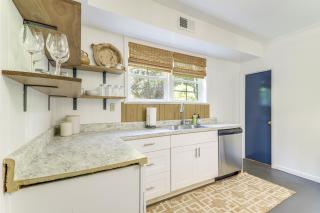 4 Mi to UGA Bright and Airy Athens Apartment! - 3