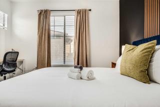 Boulevard Stays 2BR by Stadium Pool Parking Gym 05 - Glendale - 2