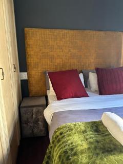 Crown Guesthouse-Waterkloof - 3