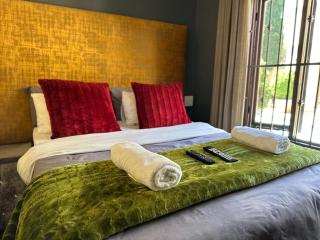 Crown Guesthouse-Waterkloof - 2