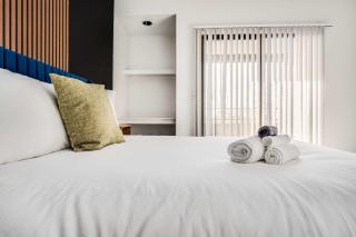 Boulevard Stays 2BR by Stadium Pool Parking Gym 08 - Glendale - 2