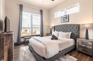 Relaxed 2BR Stay Near Domain & Central Aux - 5