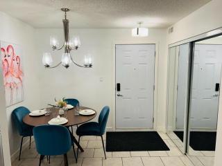 2 Bedroom Downtown YEG 2 minutes walk to rogers - 6