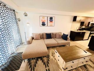 2 Bedroom Downtown YEG 2 minutes walk to rogers - Edmonton - 1