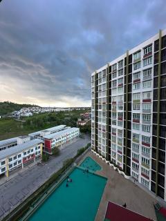 H&N stay - Mahkota Valley - Pool View - 0
