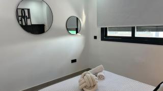 Lujo y privacidad con piscina y jardines - 4