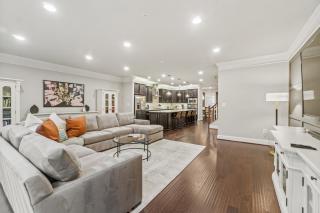 Mins To Annap Luxury Townhome - 0