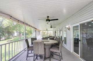 Waterfront Family Retreat on Lake Lida with Dock - 9