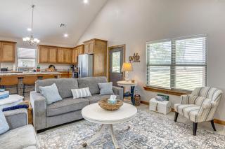 1 Mi to Lake Texoma Family Retreat with Yard - 2