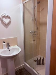 Top Trafford Apartment With Patio & Free Parking - 2