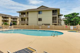 5 Mi to Cherry Grove Beach Dog-Friendly Condo! - 8