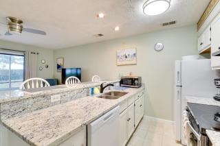 5 Mi to Cherry Grove Beach Dog-Friendly Condo! - Little River - 3