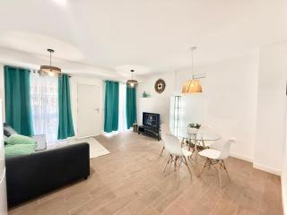 Renfe Asamblea de Madrid 03 AMCH Hospedaje - 7