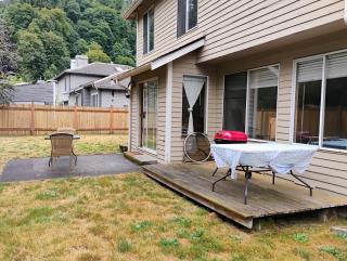 Cedar river 1 BR in 3 BR house - 4