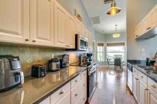Paddle, Bike & Relax! Canal-Front Cape Coral Home - 2
