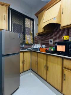Cozy 2 Bedroom Flat with HighSpeed WiFi E-11,3 - Islamabad - 3