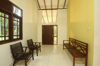Airport Serenity Villa - 8