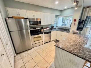 Island Thyme - Hilton Head 3BR 2BA Walk to Beach - 2