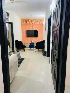 Cozy 2 Bedroom Flat with HighSpeed WiFi E-113 - Islamabad - 1